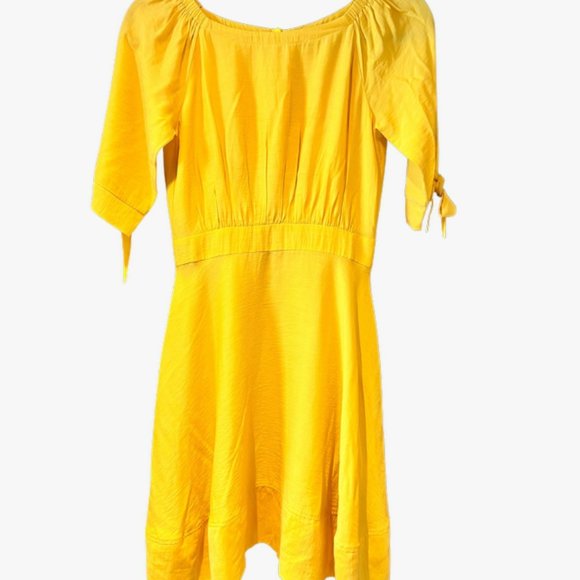 Super Cute Yellow Fit and Flatter Dress - Picture 1 of 2